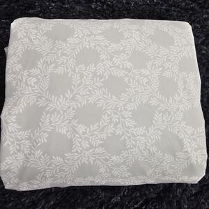 King 4 Pc Sheet Set - Gray And White- Excellent Condition